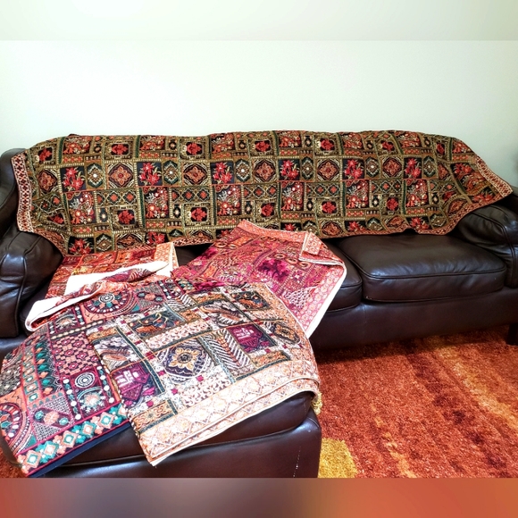 Hand-embroidered shawls - Picture 6 of 8